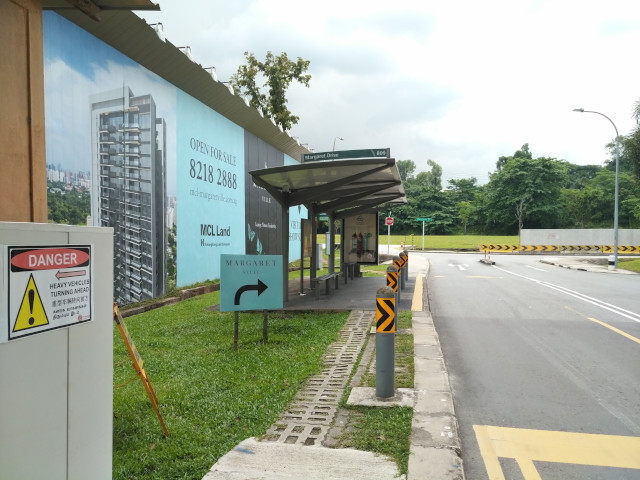 Bus Stop 11471